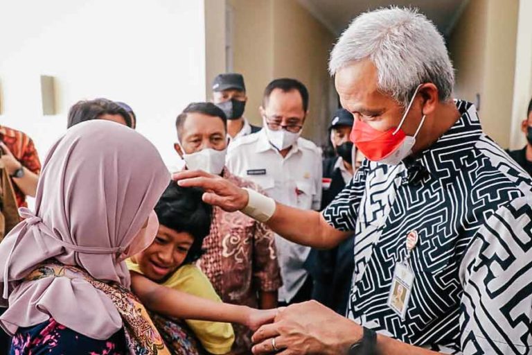 Tunggakan BPJS Dua Tahun Dilunasi Ganjar, Royta Lega Bisa Daftar KIS