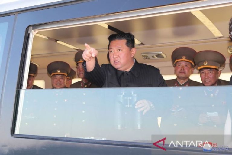 Awasi Uji Coba Penembakan Senjata Berpemandu, Pemimpin Korea Langsung Berikan Instruksi