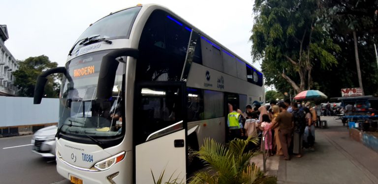 Keliling Jakarta Naik Bus Tingkat، Gratis!