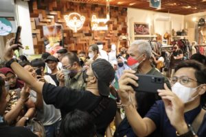 Bertemu Dengan Ganjar di Malioboro, Warga Berebut Swafoto