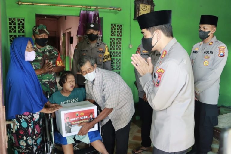 Polresta Mojokerto Lanjutkan Program Jubah, Bantu Warga Kurang Mampu
