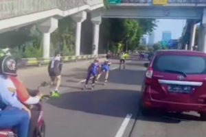Sekelompok Pesepatu Roda Viral Meluncur di Tengah Jalan, PB Perserosi akan Perketat Aturan
