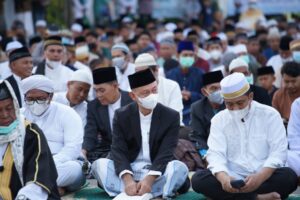 Perayaan Idulfitri Lebih Semarak, Ribuan Jamaah Salat Id Tumpah Ruah di Depan Kantor Wali Kota