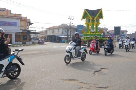 Perkenalkan Motor Listrik, Dinas Perkim LH dan PLN UP3 Ketapang Gelar Sunmori