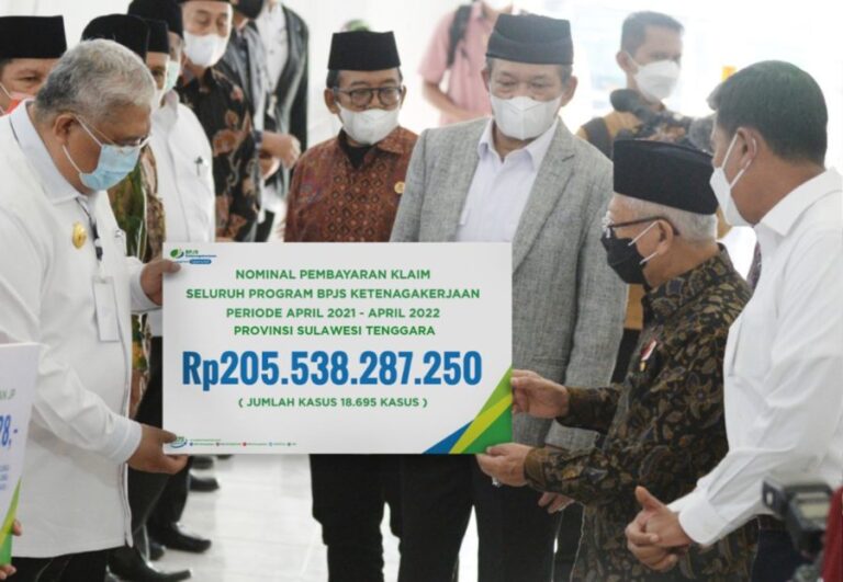 Serahkan Manfaat Program dan Beasiswa BPJS Ketenagakerjaan Kepada Keluarga Pekerja, Wapres: Bentuk Hadirnya Negara