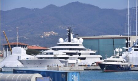Italia Perintahkan Penyitaan Kapal Pesiar Senilai 700 Juta Dolar AS yang Berkaitan dengan Vladimir Putin