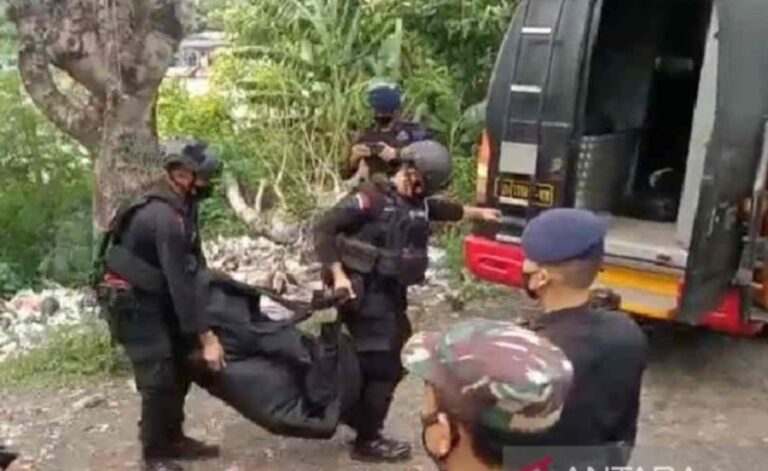 Saat Menjaring Ikan, Tiga Nelayan di Cirebon Temukan Peti Berisi Bom Martir