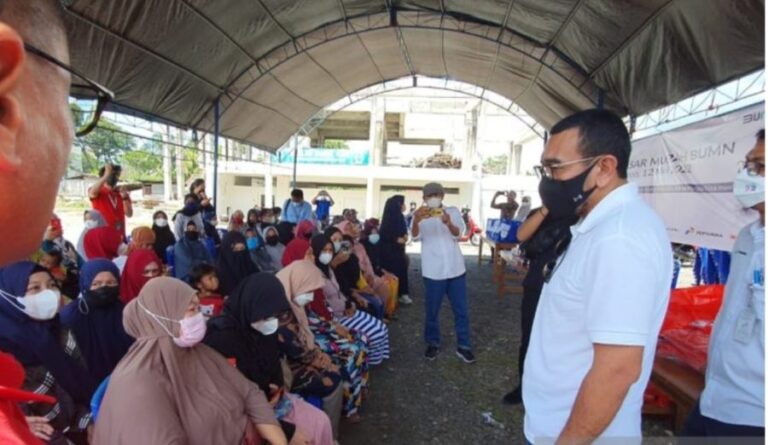 Perduli Masyarakat, BUMN Gelar Pasar Murah Tawarkan 3 Ribu Paket Sembako di Palopo