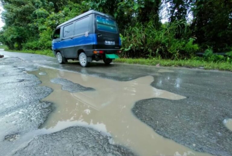 Warga Keluhkan Jalan Trans Sorong- Klamono di Jalur Penghubung Rusak