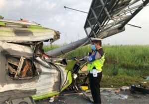 Koordinasi dengan Dokkes, Kepolisian Resor Mojokerto Kedepankan Sisi Kemanusiaan Ungkap Kecelakaan di A Tol Surabaya