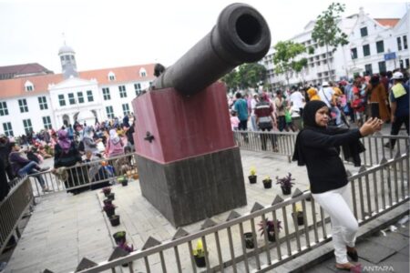 Meski Diperbolehkan Lepas Masker, Pengelola Kawasan Wisata Kota Tua Tetap Ingatkan Masyarakat akan Prokes
