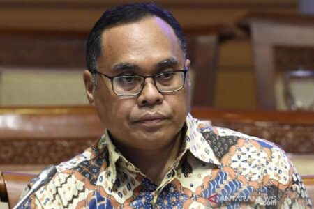 Tata Krama Diplomatik Terkait Bendera LGBT, Hikmahanto Apresiasi Langkah Kemenlu Panggil Dubes Inggris