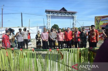 Wujud Syukur atas Panen Padi, Bupati Sambas Apresiasi Upacara Adat Naik Dango ke XV