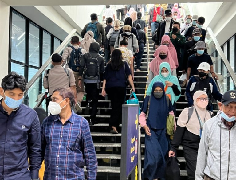 Dapat Banyak Keluhan, DPR Desak DJKA Perbaiki Layanan di Stasiun Manggarai