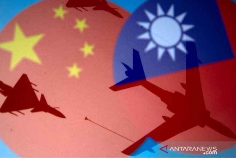 Senator AS Kunjungi Taiwan, Tentara China Terbangkan 30 Pesawat Tempur
