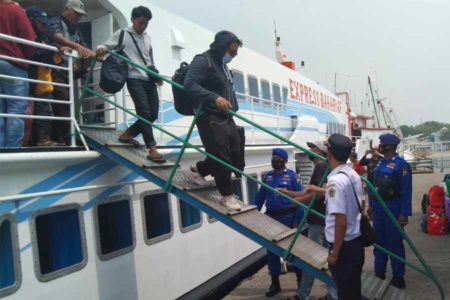 Kapal Sabuk Nusantara 91 Kandas di Pulau Setabok, Polres Sumenep Evakuasi Penumpang