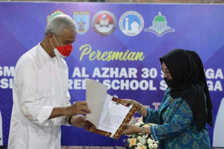 Resmikan Sekolah Al-Azhar, Ganjar Ingatkan Perlunya Beasiswa untuk Siswa Miskin
