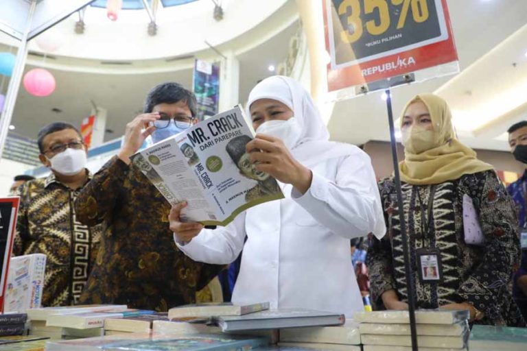 Hari Buku Nasional, Gubernur Khofifah: Literasi Digital Dorong Penguatan Produktivias hingga Solidaritas