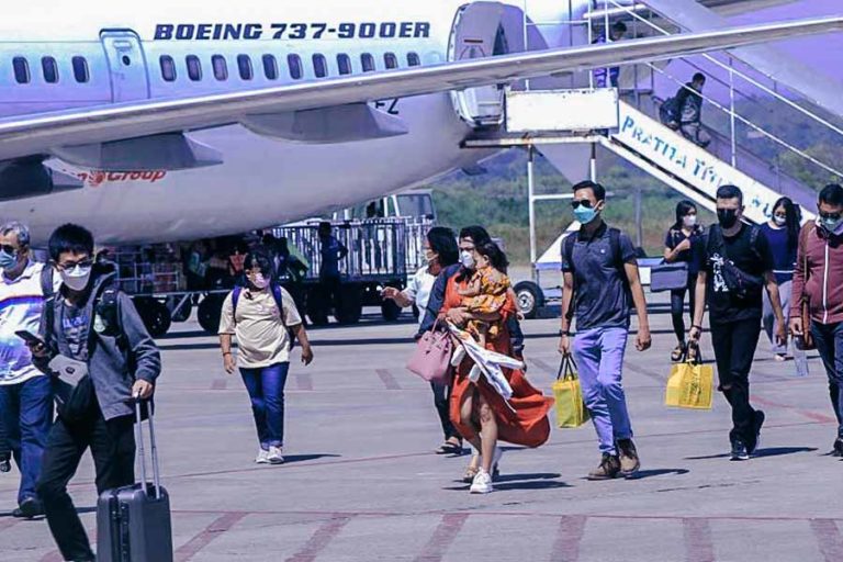 Masuki Puncak Arus Balik, Pengunjung Bandara El Tari Diprediksi Naik 26 Persen