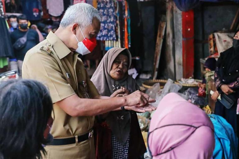 Berkah Lebaran, Penjualan di Pasar Karangayu dan Stok Migor Makin Kondusif