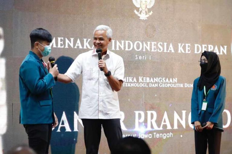 Beri Kuliah Umum di Ubaya, Ganjar Singgung Masalah Intoleransi dan Radikalisme