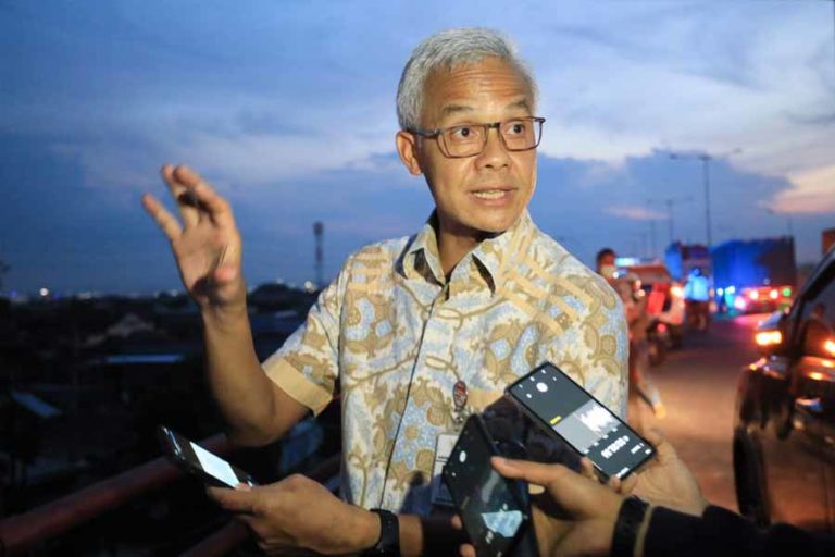 Ganjar Minta Pemda Siapkan Posko Darurat Lengkap di Lokasi Banjir Rob