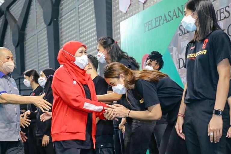 Gubernur Khofifah Semangati Timnas Bola Basket Putri ke Sea Games XXXI Vietnam
