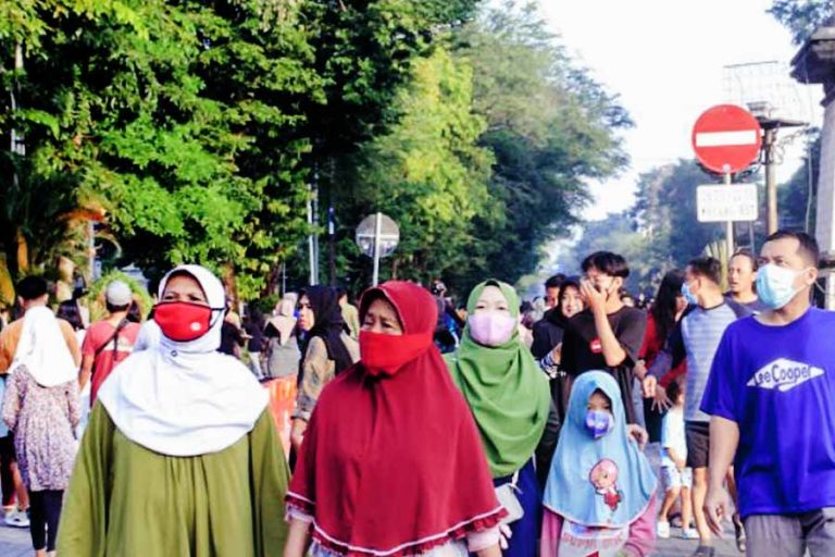 Ajak Warga ke CFD Solo, Wali Kota Gibran Ingatkan Zona PKL dan Penanganan Sampah