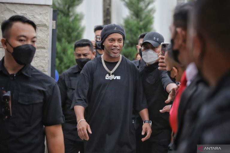 Rans Akan Bangun Tempat Latihan Klub dengan Nama Ronaldinho’s Field