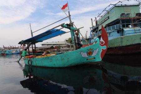 Akibat Cuaca Buruk, Nelayan di Pekalongan Tak Jadi Melaut