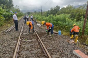 Empat Perlintasan Kereta Api Ilegal Ditutup PT KAI Daop 9 Jember