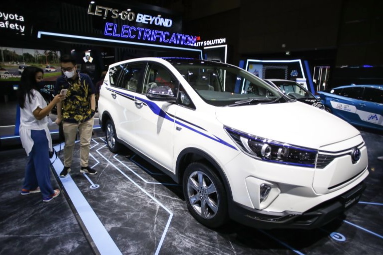 Toyota akan Luncurkan Mobil Hybrid Tahun Ini