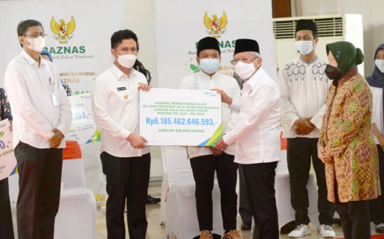 Serahkan Manfaat Program dan Beasiswa BPJS Ketenagakerjaan senilai Rp2,2 Miliar, Wapres: Percepat Kesejahteraan
