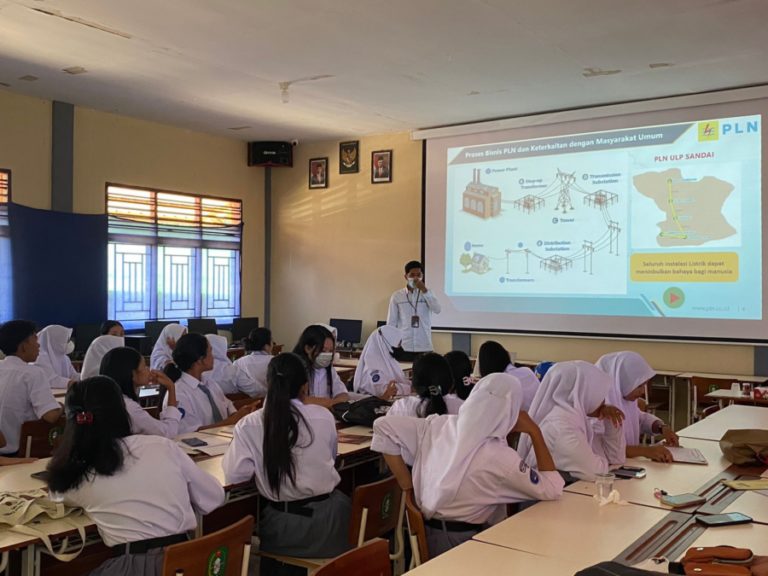 Pelajar Wajib Paham Budaya Bijak Gunakan Listrik