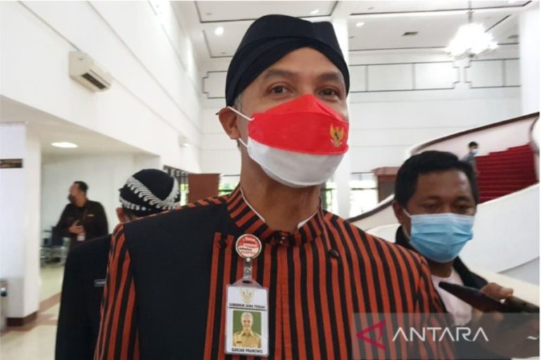 Anggap Kritikan Trimedya Pandjaitan sebagai Vitamin, Ganjar Tegaskan Tetap Hormati Megawati