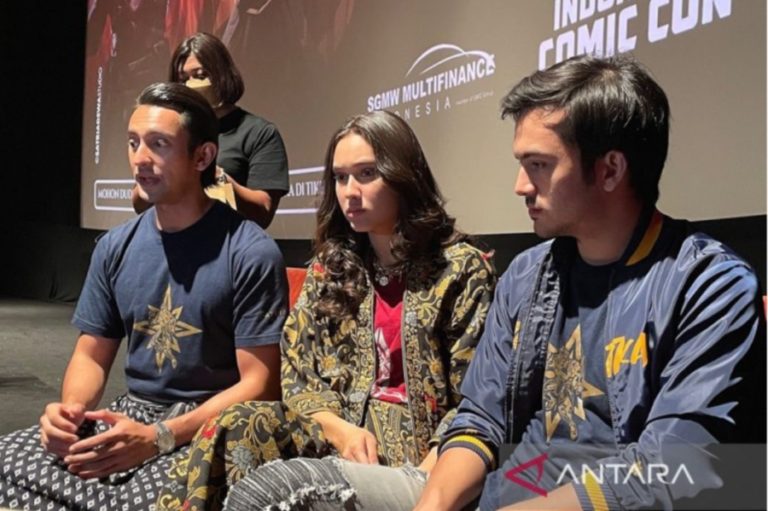 Omar Daniel Latihan Memanah untuk Film Satria Dewa: Gatotkaca
