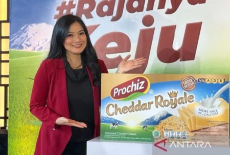 Tergerak Belajar Memasak, Titi Kamal Tak Mau Kalah dengan Christian Sugiono