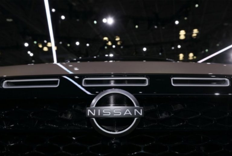 Masalah Kap Terbuka Tiba-tiba, Nissan Tarik 300.000 Mobil SUV di Amerika Serikat