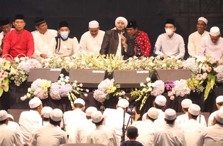 Habib Syech Lantunkan Lir Ilir untuk Ganjar di Malam Tahlilan Bung Karno