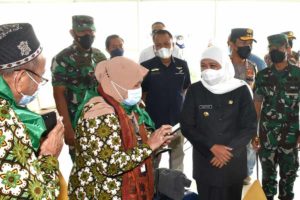 Gubernur Khofifah Ajak Jamaah Haji Manfaatkan Aplikasi Telejemaah untuk Kontrol Kesehatan