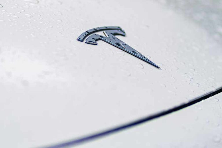 Saham Turun 9 Persen, Tesla Akan Pecat 10 Persen Karyawan