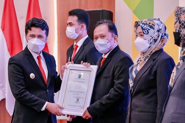 Tutup PKA Angkatan XIII dan XIV, Wagub Emil Dorong Administrator Selalu Jalankan Motto CETTAR