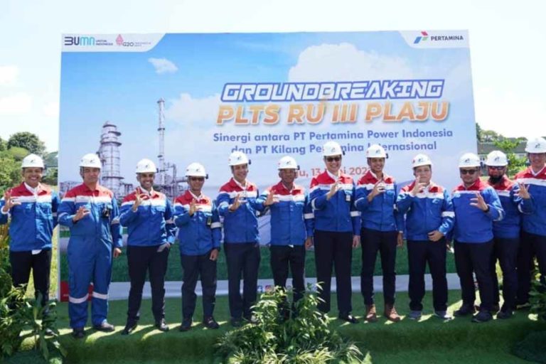 Kebut Transisi Energi, Pertamina Groundbreaking PLTS 2,25 MWp Kilang Plaju