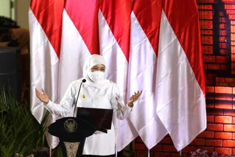 Serahkan SK CPNS dan PPPK Formasi 2021, Gubernur Khofifah Ajak Maksimalkan Potensi dan Kinerja