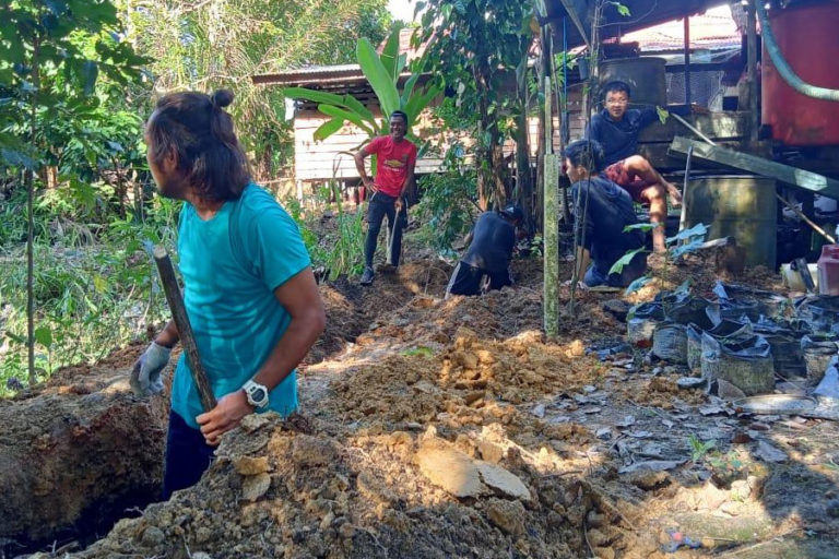 Sinar Mas Agribusiness and Food Bangun Sanitasi di Kalimantan Barat