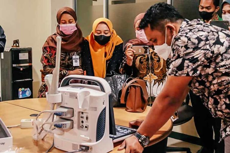 Alhamdulillah, Warga Karimunjawa kini Punya Alat USG Sendiri