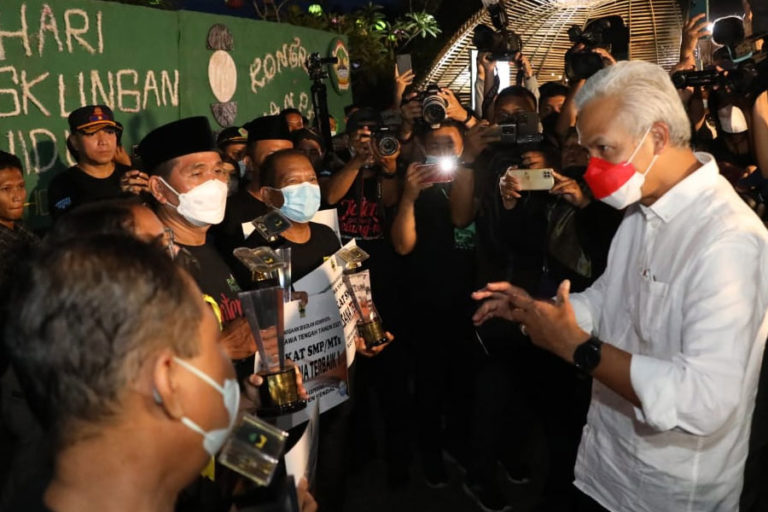 Bertemu 26 Penerima Penghargaan dalam Kongres Sampah II, Ganjar Puji Semangat Pelestari Alam