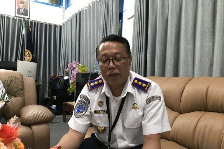 Pelayaran Antar Pulau di Maluku Tertunda 3 Hari Akibat Cuaca Buruk