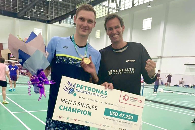 Viktor Axelsen Juara Malaysia Open 2022, Bantai Kento Momota Satu Digit