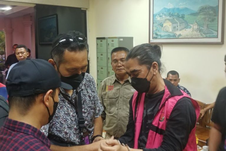 Kejaksaan Agung Tangkap Buronan Korupsi Dana Hibah Pemkot Bukittinggi